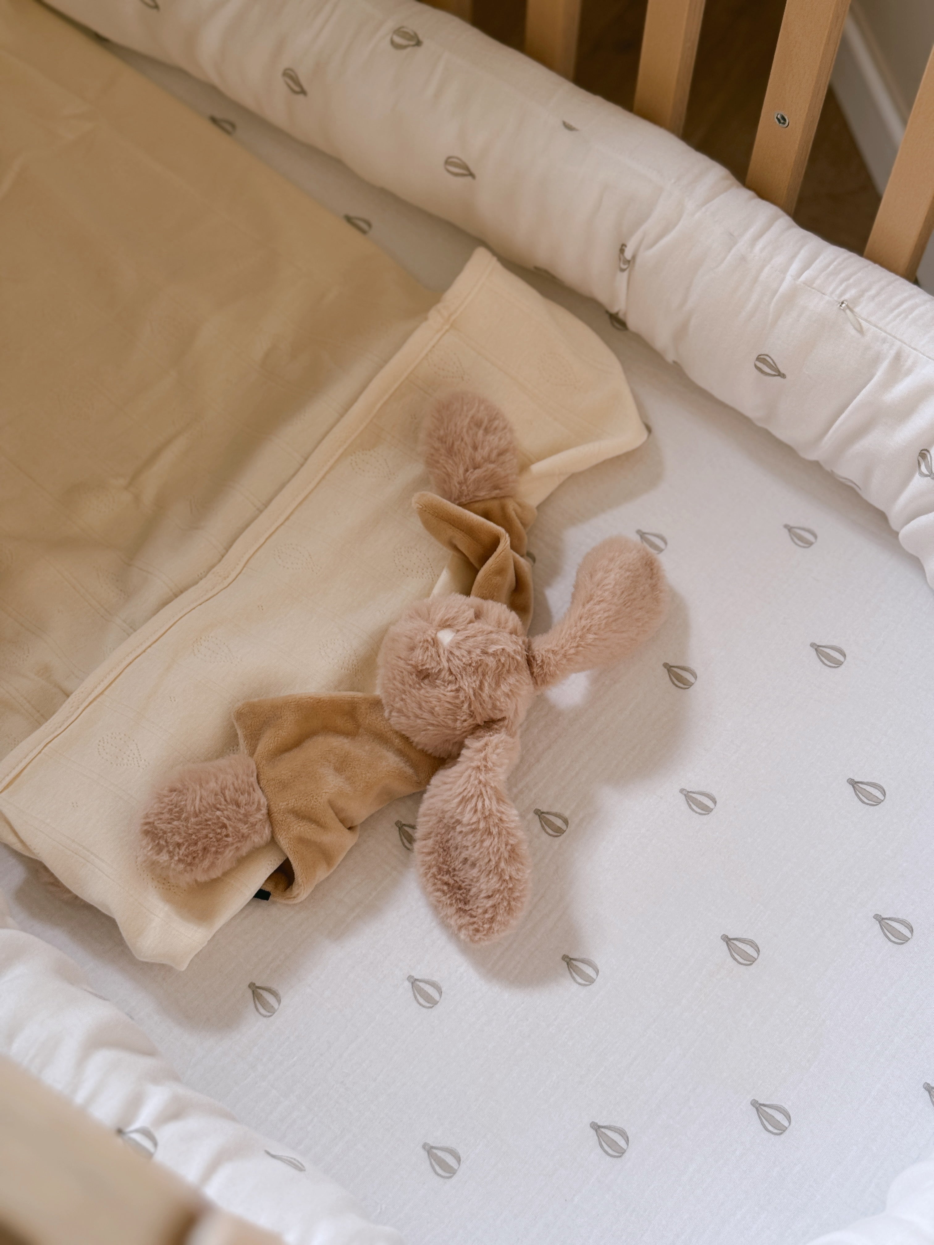 סדין למיטת תינוק מבד טטרה כדור פורח