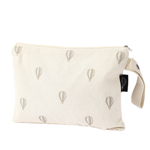 תיק מגבונים בצבע שמנת כדור פורח