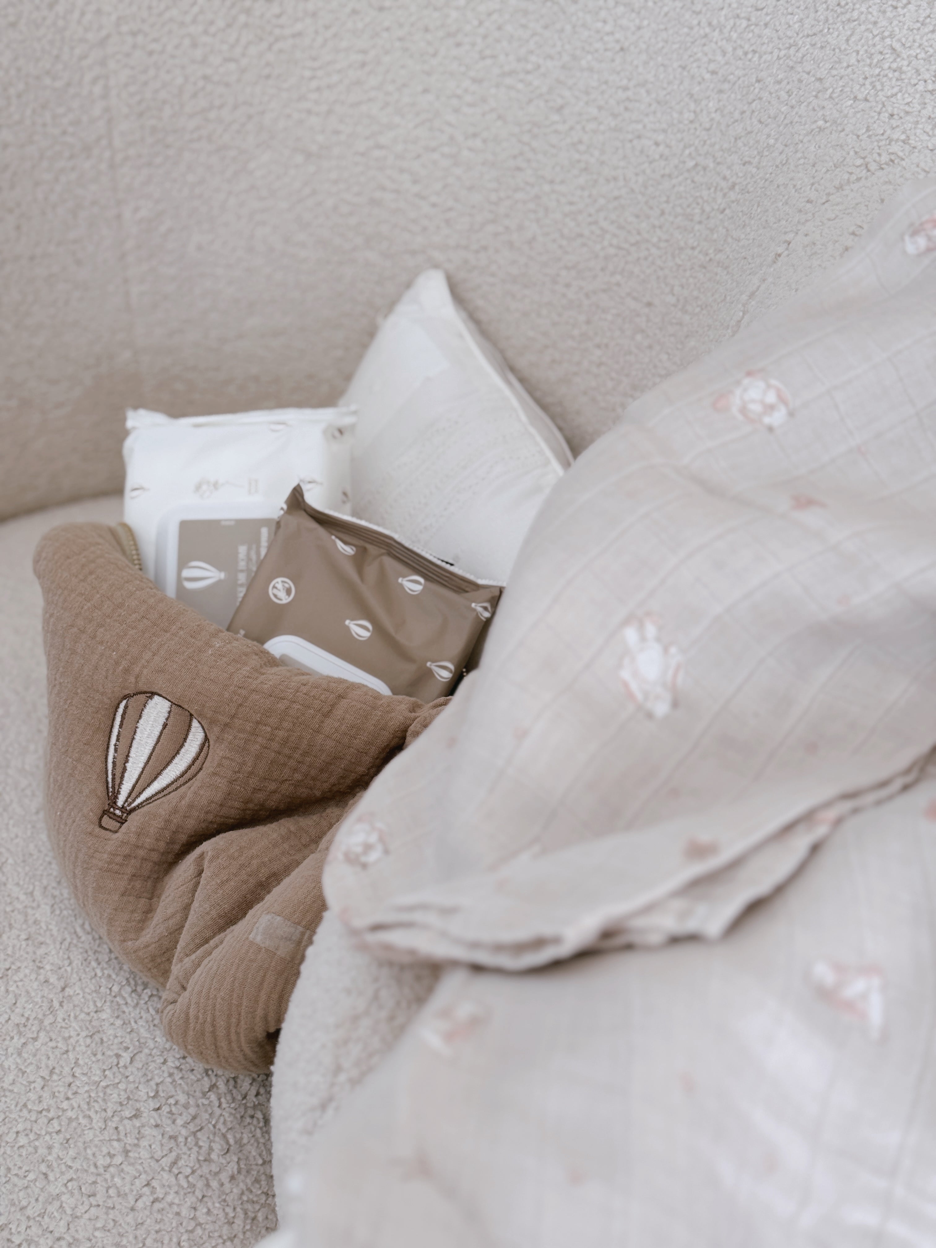 תיק רחצה גדול מבד טטרה – בז׳ טבעי