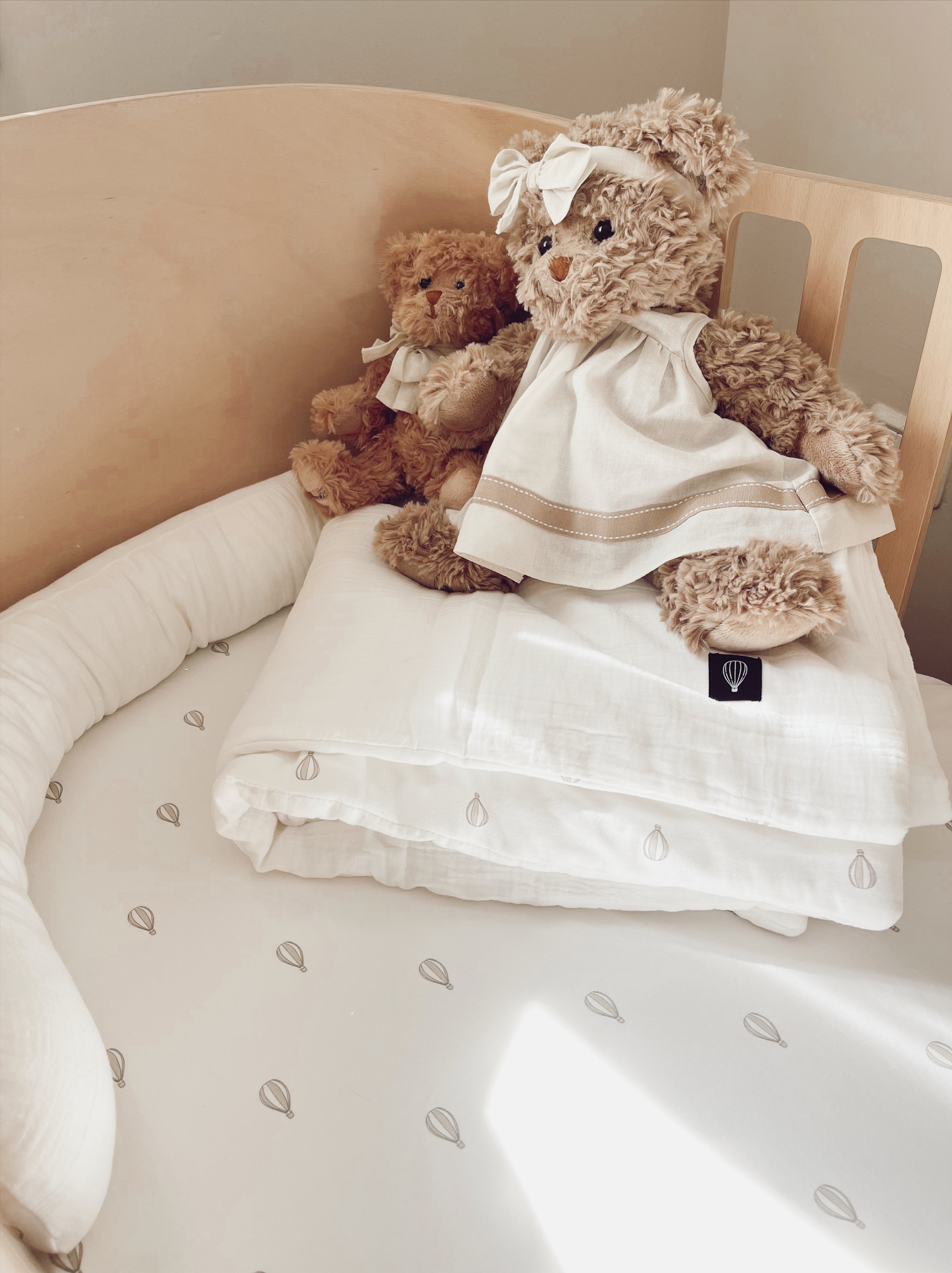 סט מצעים למיטת תינוק – הדפס כדור פורח