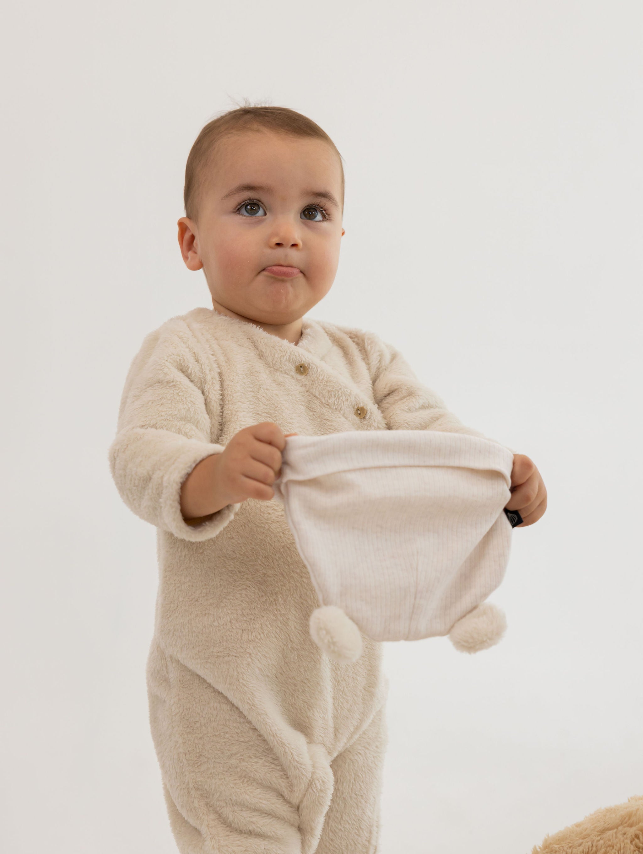 אוברול דובי חגיגי עם כובע 0-3