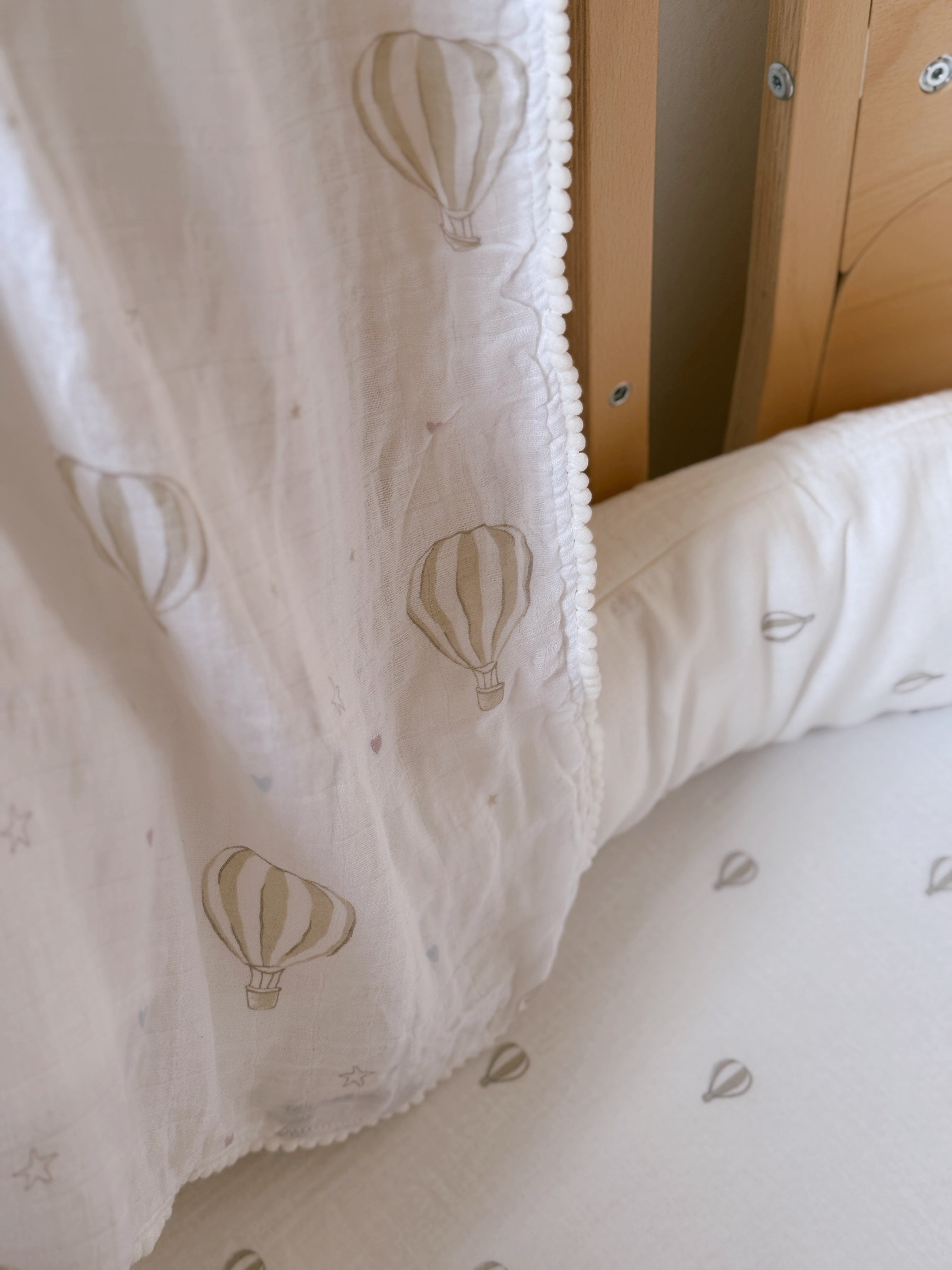 שמיכת במבוק פונפונים קלאסי 120*120