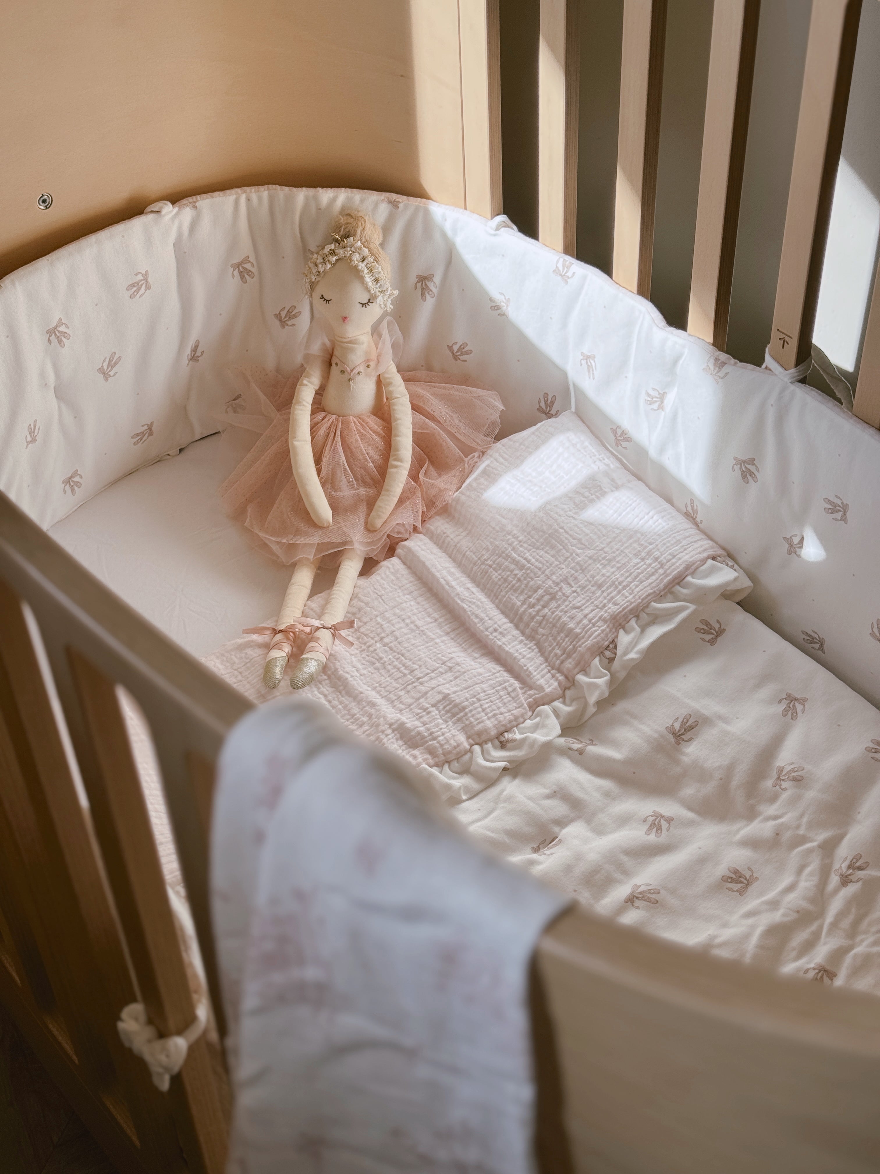 סט מצעים למיטת תינוק – בלרינה