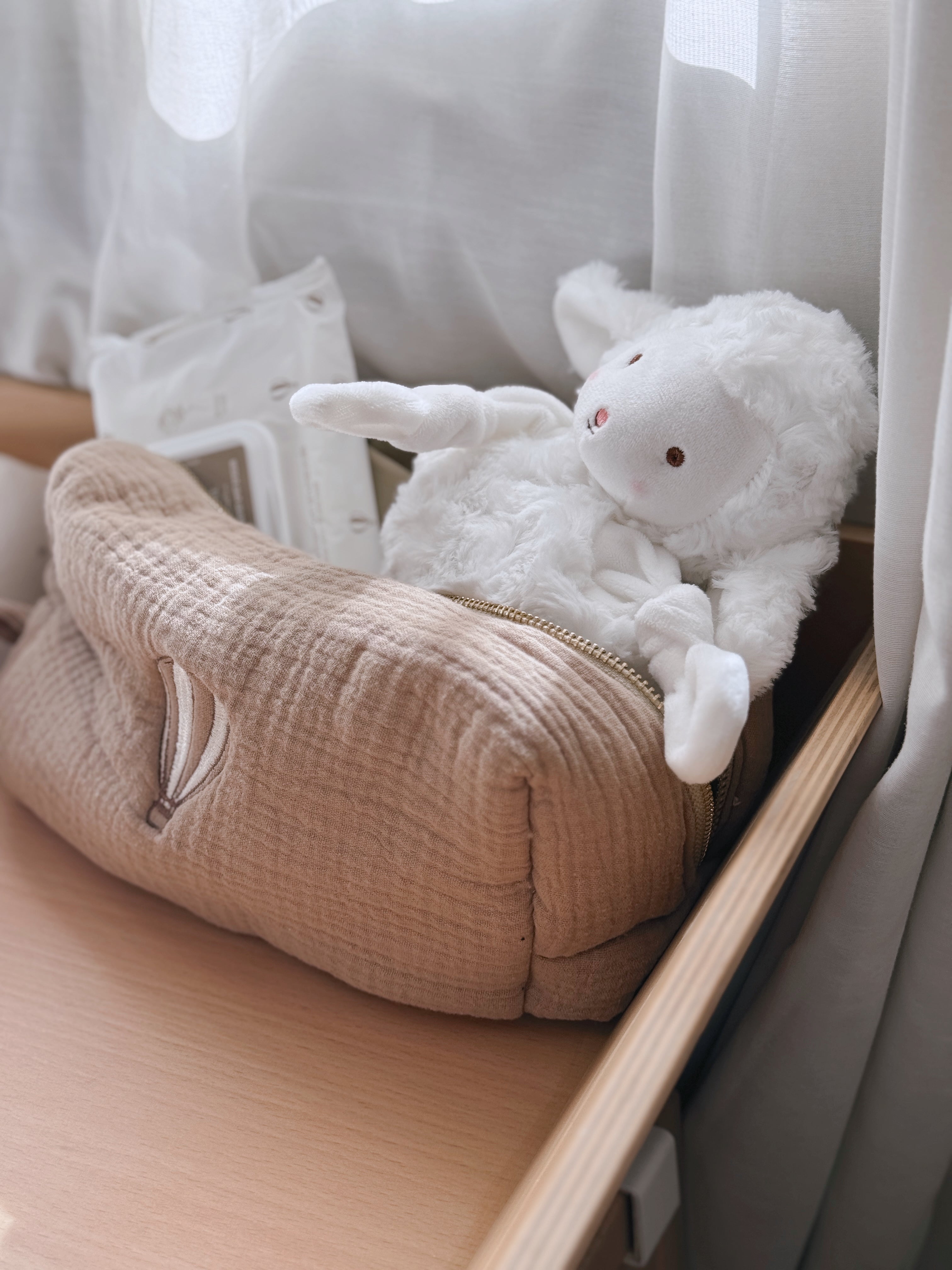 תיק רחצה גדול מבד טטרה – בז׳ טבעי