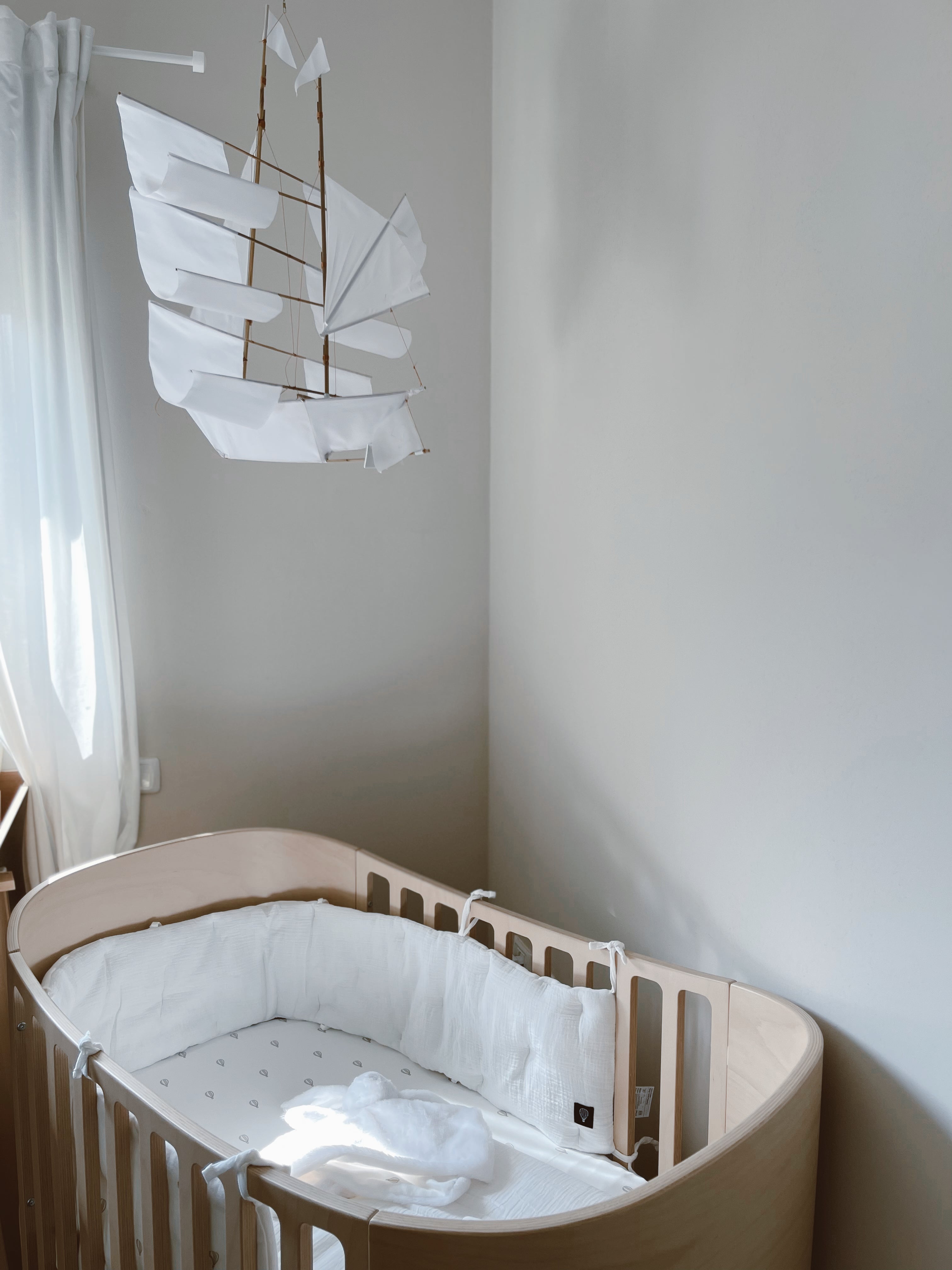 סט מצעים למיטת תינוק – הדפס כדור פורח